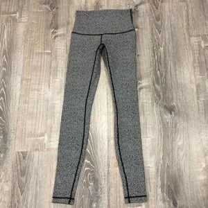 Lululemon Size 6 Black White Herringbone Jacquard Wunder Under Leggings